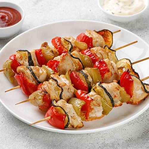 Brochette de pollo y verduras